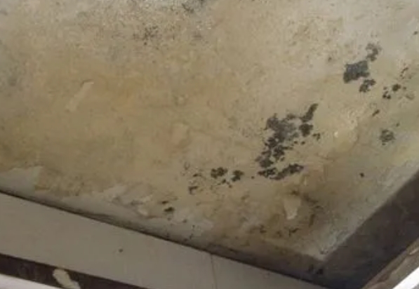 友好阳台漏水维修公司分享下友好卫生间渗水维修需要注意哪些问题。